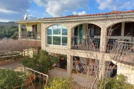 Apartmanska kuća sa bazenom, Trogir - Okolica, Maison