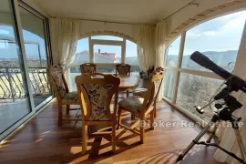 Apartmanska kuća sa bazenom, Trogir - Okolica, Maison