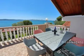 Apartmanska vila prvi red do mora, Zadar, Haus