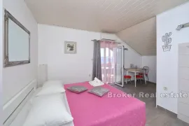 Apartmanska vila prvi red do mora, Zadar, Haus