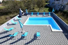 Apartmanska kuća u blizini mora, Zadar, بيت