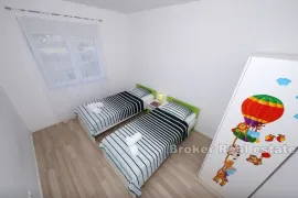 Apartmanska kuća u blizini mora, Zadar, بيت