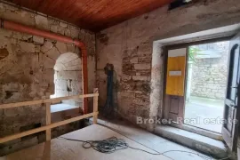 Poslovni prostor u srcu Dioklecijanove palače, Split, Commercial property