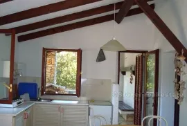 Mali  bungalov u borovoj šumi, na prodaju, Zadar, Casa