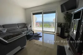 Apartmanska kuća s pogledom na more, Split, Kuća