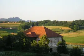 Kuća na mirnoj lokaciji, na prodaju, Zagreb - Okolica, Σπίτι