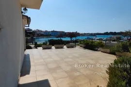 Zadar apartmanska kuća prvi red do mora, Zadar, Σπίτι