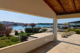 Zadar apartmanska kuća prvi red do mora, Zadar, Σπίτι