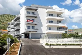 Jednosoban apartman s bazenom, Trogir - Okolica, Διαμέρισμα