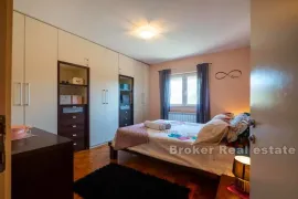 Apartmanska vila s bazenom, Zadar, Kuća