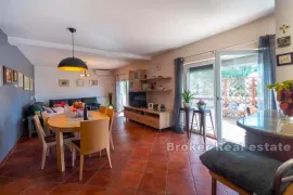 Apartmanska vila s bazenom, Zadar, Kuća