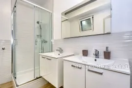 Moderna dvojna vila s bazenom u blizini mora, Zadar, Casa