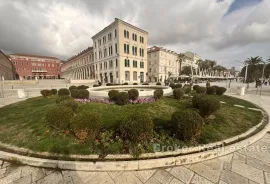 Jedinstveni apartmani u centru grada, Split, Stan