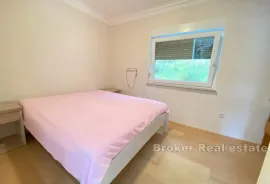 Apartmanska kuća s ugostiteljskim objektom, prvi red uz more, Zadar, Casa