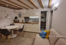 Moderni apartmani u centru grada, Split, Flat