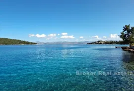 Građevinsko zemljište u prvom redu do mora, Šolta, Land