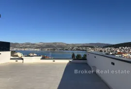 Moderni penthouse s pogledom na more, Trogir, شقة