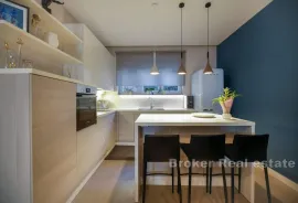 Dizajnerski uređen stan u užem dijelu centra grada, Split, Appartement