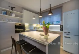 Dizajnerski uređen stan u užem dijelu centra grada, Split, Appartement