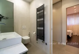 Dizajnerski uređen stan u užem dijelu centra grada, Split, Appartement