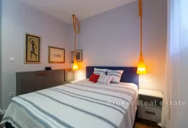 Dizajnerski uređen stan u užem dijelu centra grada, Split, Appartement