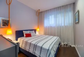 Dizajnerski uređen stan u užem dijelu centra grada, Split, Appartement