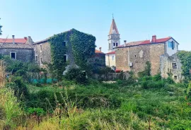 Istra,Momjan-Građevinsko zemljište s ruševinom, Buje, Land