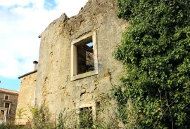 Istra,Momjan-Građevinsko zemljište s ruševinom, Buje, Land