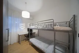 Osijek, Retfala, prekrasano uređen trosoban stan površine 66,63 m2, novogradnja, PRVI NAJAM, Osijek, Flat