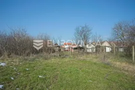 Čepin, stara slavonska kuća s pomoćnim objektima u urednom stanju, na zemljištu od 1986 m2, Čepin, بيت