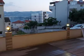 DVA SPOJENA APARTMANA S POGLEDOM NA MORE - OKRUG GORNJI, ČIOVO, Okrug, Appartamento