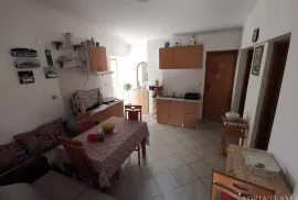 KUĆA S 2 STAMBENE JEDINICE, 230 m OD MORA, VIR, Vir, Casa