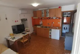 KUĆA S 2 STAMBENE JEDINICE, 230 m OD MORA, VIR, Vir, Casa