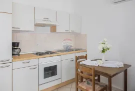 Poreč, okolica, obiteljska kuća sa pet apartmana, Poreč, Famiglia