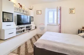 Istra, Rovinj okolica, prizemna kuća 156m2 s okućnicom 480m2, Rovinj, Ev