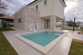 Villa sa bazenom Malinska Krk, Malinska-Dubašnica, Casa