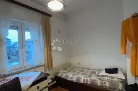 Etaža kuće na Krasici s otvorenim pogledom, Bakar, Flat