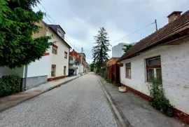 TRNJE, kuća s dvorištem za rušenje, 142m2, Zagreb, Casa