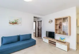 Istra, Umag- okolica, stan u prizemlju 300m od mora !, Umag, Apartamento