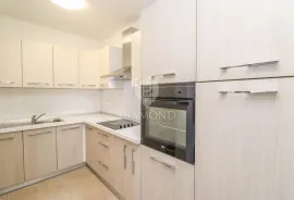 Istra, Umag- okolica, stan u prizemlju 300m od mora !, Umag, Apartamento