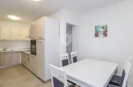 Istra, Umag- okolica, stan u prizemlju 300m od mora !, Umag, Apartamento