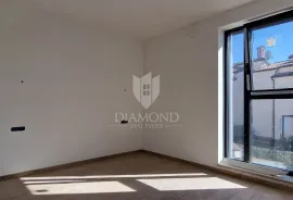 Novigrad, okolica, stan na 1. katu s pogledom na more, Poreč, Appartement