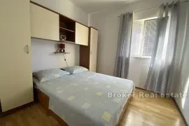 Apartmanska kuća prvi red do mora, Preko, Haus