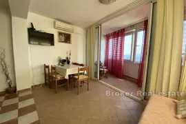 Apartmanska kuća prvi red do mora, Preko, Haus