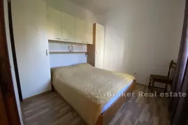 Apartmanska kuća prvi red do mora, Preko, Haus