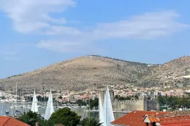 Obiteljska kuća blizu mora, Trogir - Okolica, Дом