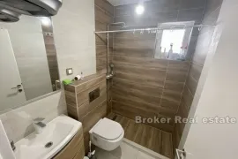 Dvosobni apartman u prvome redu do mora, Omiš, Kвартира