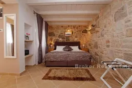 Vila - hotel u prvom redu do mora, Korčula, بيت