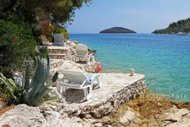 Vila - hotel u prvom redu do mora, Korčula, بيت