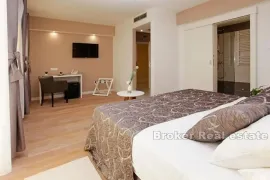 Vila - hotel u prvom redu do mora, Korčula, بيت